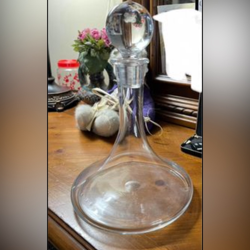 Crystal decanter